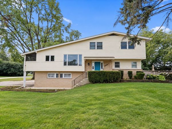 27W501 Williams Street , Winfield, IL 60190
