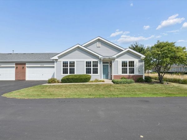 21526 Wolf Lake Way , Crest Hill, IL 60403