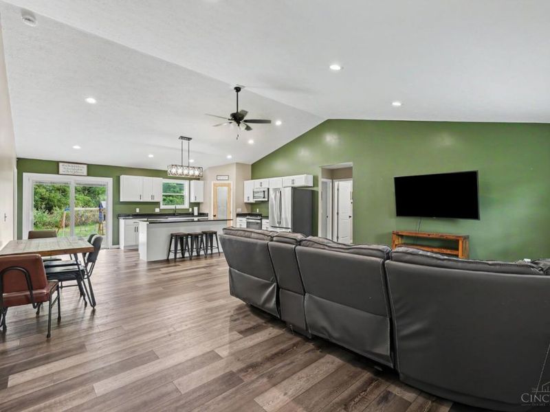 7425 King Road, Sardinia, OH 45171 Photo 2