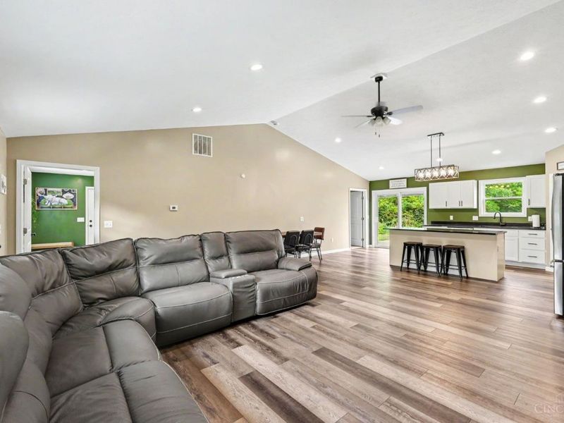 7425 King Road, Sardinia, OH 45171 Photo 3