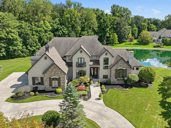 8439 Aarons Wood Court, Sylvania, OH 43560