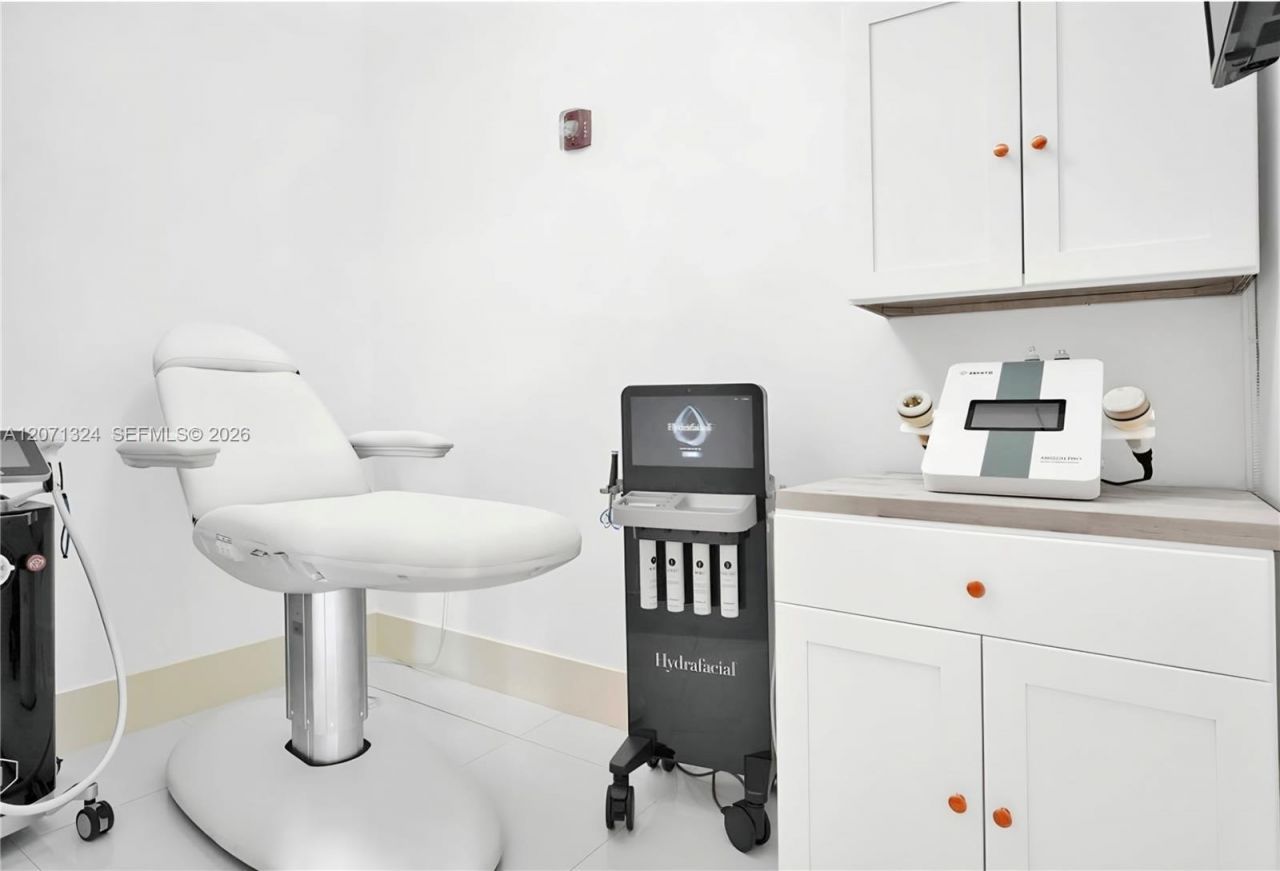 323 Sunny Isles Blvd, Sunny Isles Beach, FL 33160 Photo