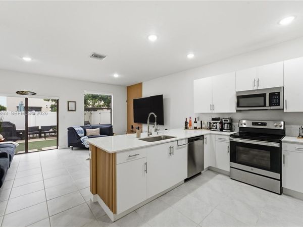 11467 W 34th Ct, Hialeah, FL 33018