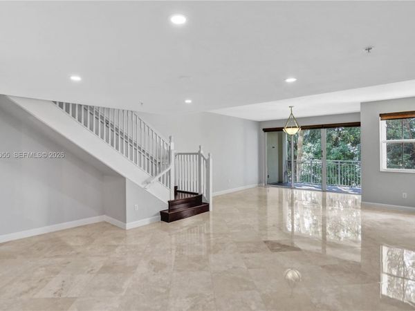 7564 SW 102nd St , Unit 211, Pinecrest, FL 33156