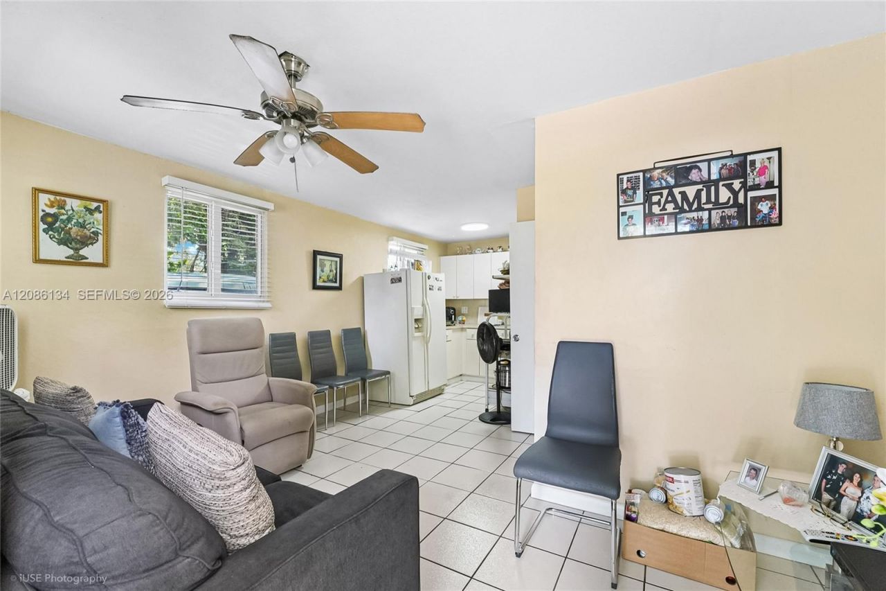 2934 NW 96th St, Miami, FL 33147 Photo
