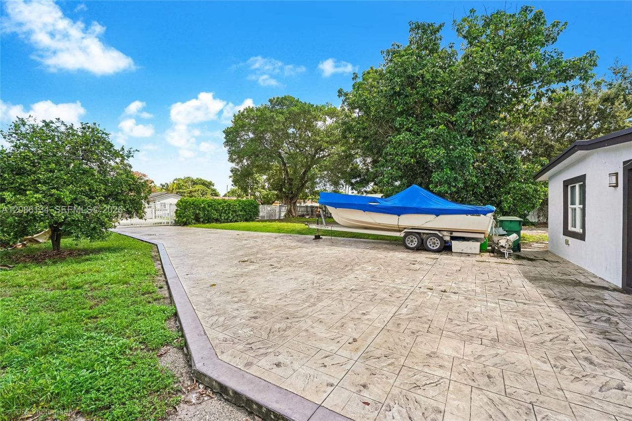 2934 NW 96th St, Miami, FL 33147 Photo