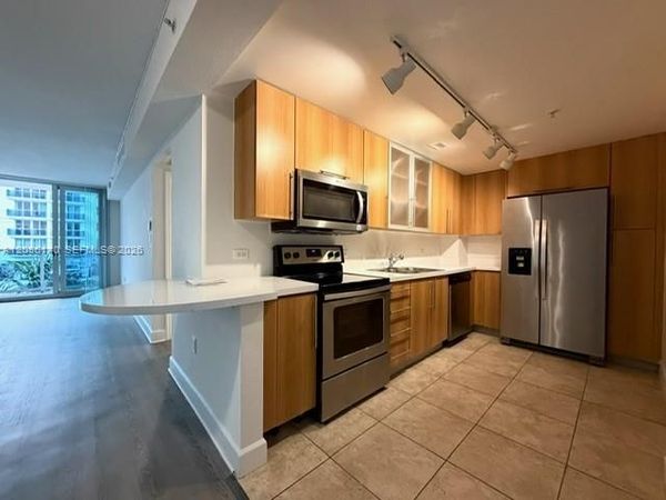 1900 S Treasure Dr , Unit 1H, North Bay Village, FL 33141