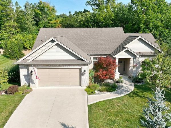 10150 W Woodland Ridge, Fort Wayne, IN 46804
