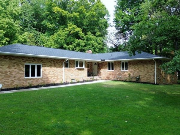 4240 Som Center Road, Moreland Hills, OH 44022