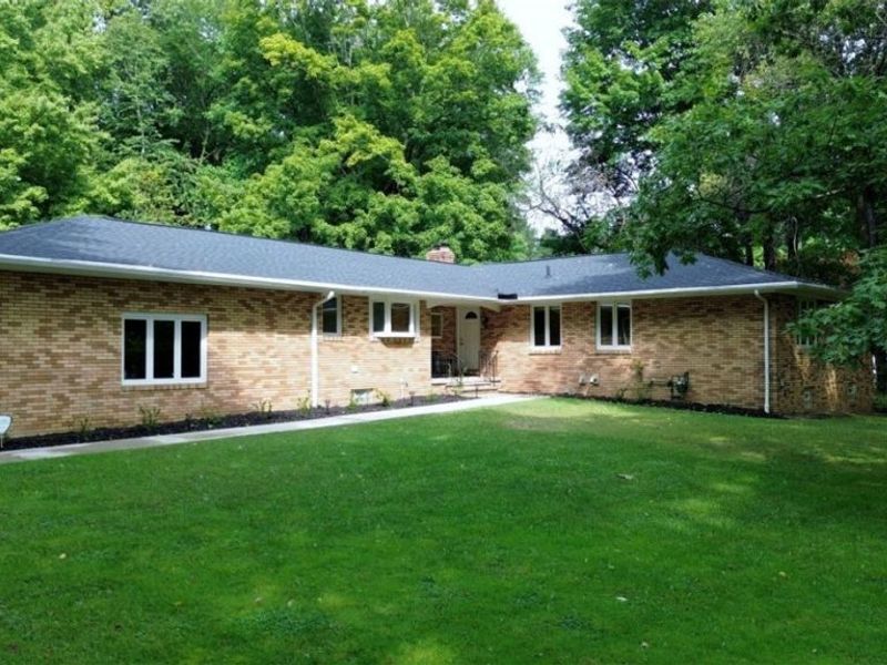 4240 Som Center Road, Moreland Hills, OH 44022 Photo 1