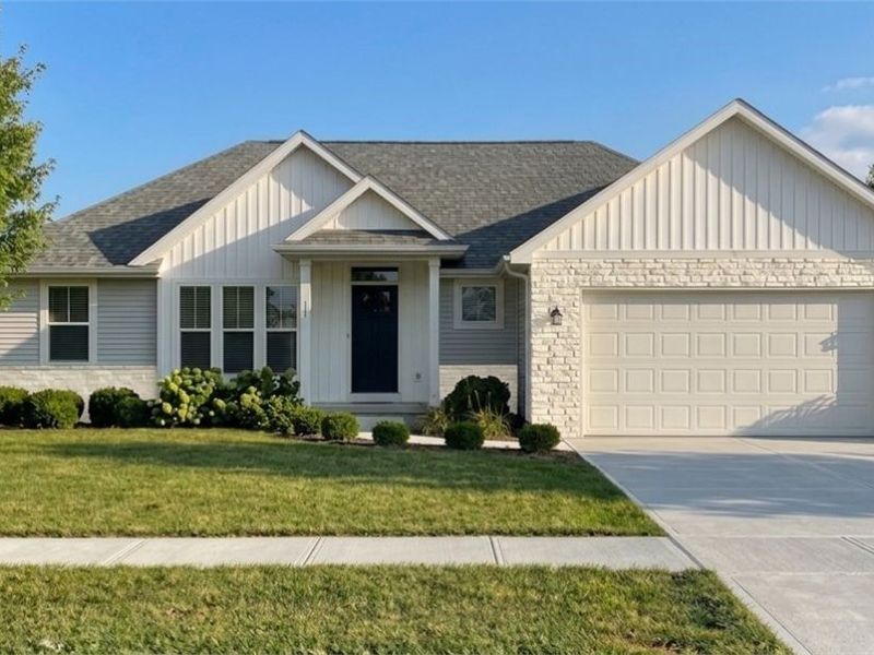 2564 Estate Drive, Wooster, OH 44691 Photo 2