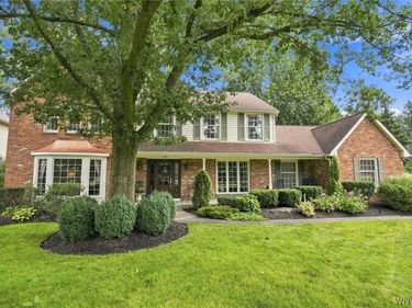 135 Brandywine Drive , Williamsville, NY 14221