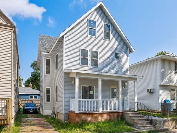 909 Vine STREET, La Crosse, WI 54601