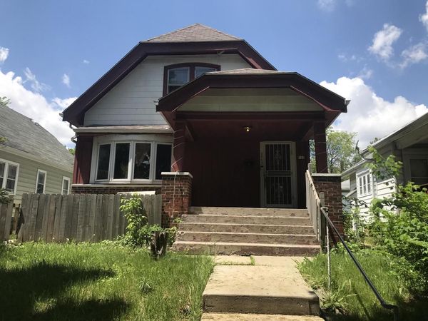 3763 N 10th STREET, Milwaukee, WI 53206