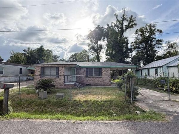 839 S GEORGE Avenue, Gonzales, LA 70737