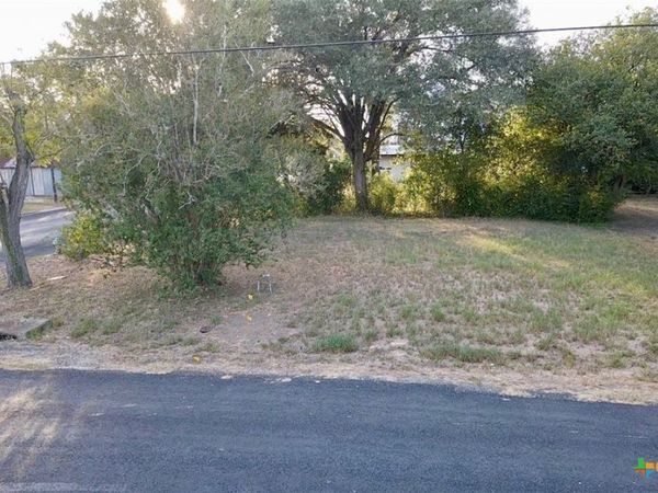 407 S Cameron Street , Victoria, TX 77901
