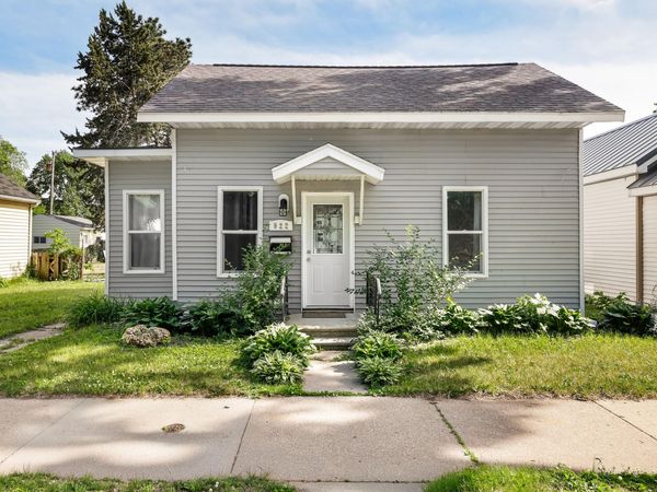 922 Johnson St, La Crosse, WI 54601