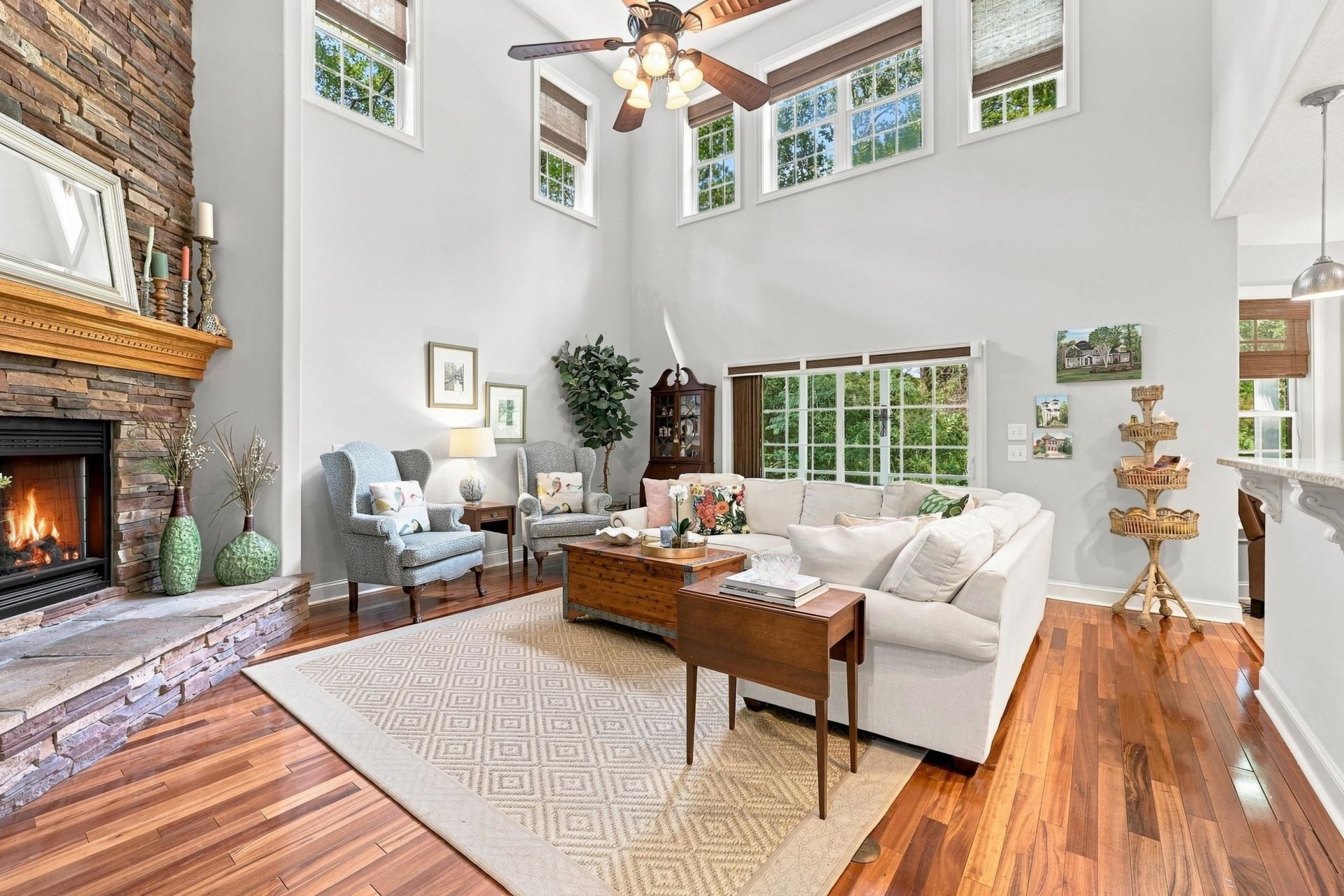 460 Chamberlin Dr. Photo 8