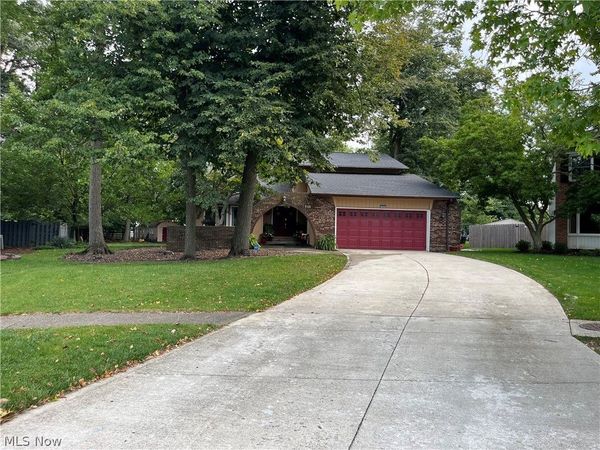 17022 Eagles Nest Circle, Strongsville, OH 44136