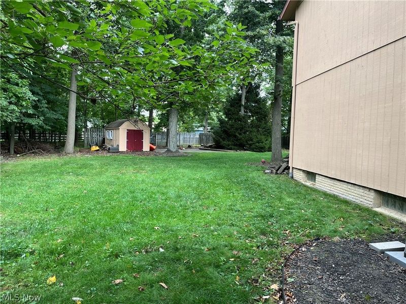 17022 Eagles Nest Circle, Strongsville, OH 44136 Photo 3