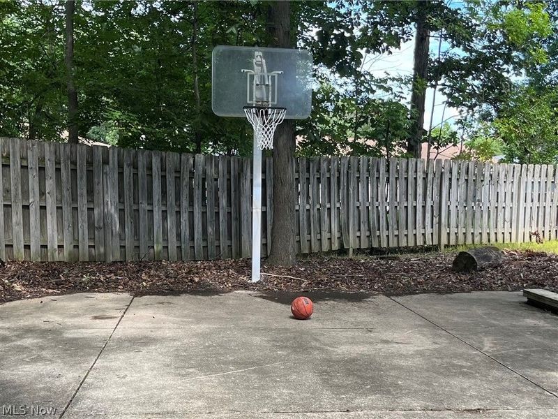 17022 Eagles Nest Circle, Strongsville, OH 44136 Photo 7