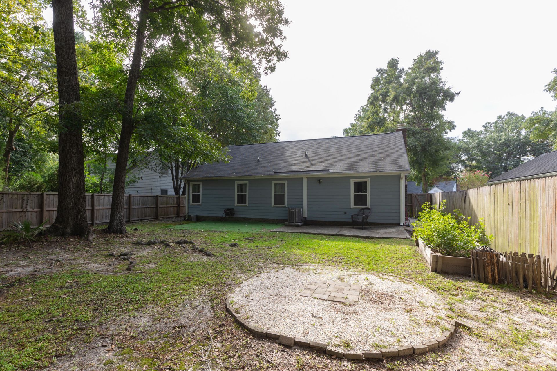 121 Mill Pond Court Photo 18