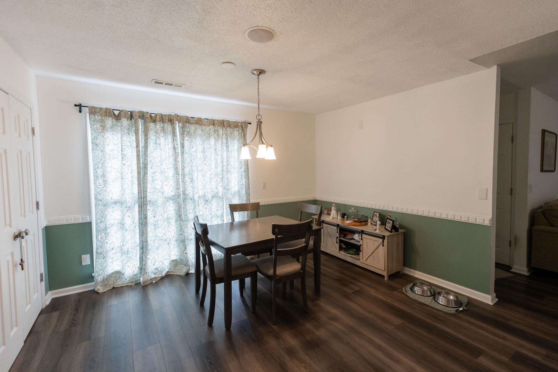 121 Mill Pond Court Photo 8