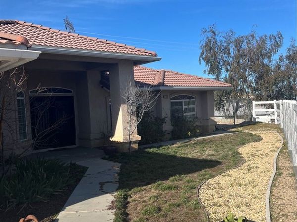 6750 Oak Hill Road, Oak Hills, CA 92344