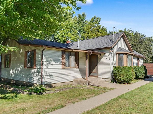 706 & 716 Main Avenue, Clinton, IA 52732