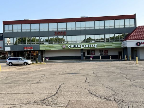 3600 E State St, Rockford, IL 61108