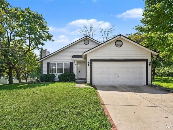 5204 Bay Point Drive , Florissant, MO 63034