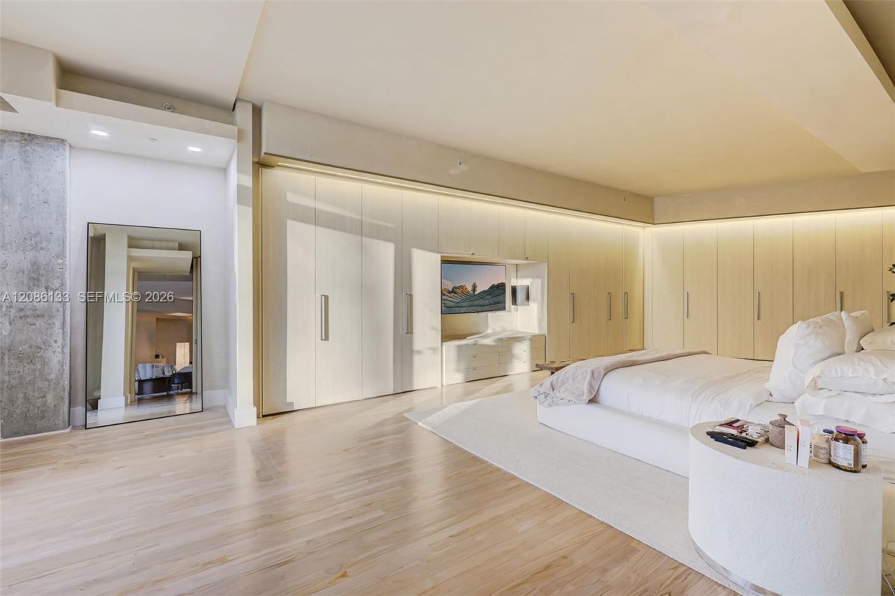 2001 Meridian Ave, Unit 307, Miami Beach, FL 33139 Photo