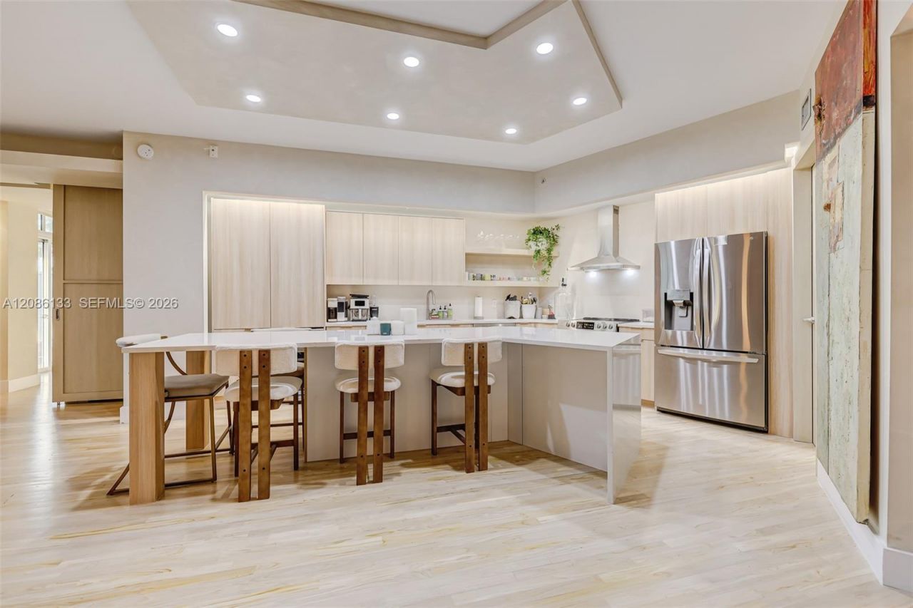 2001 Meridian Ave, Unit 307, Miami Beach, FL 33139 Photo