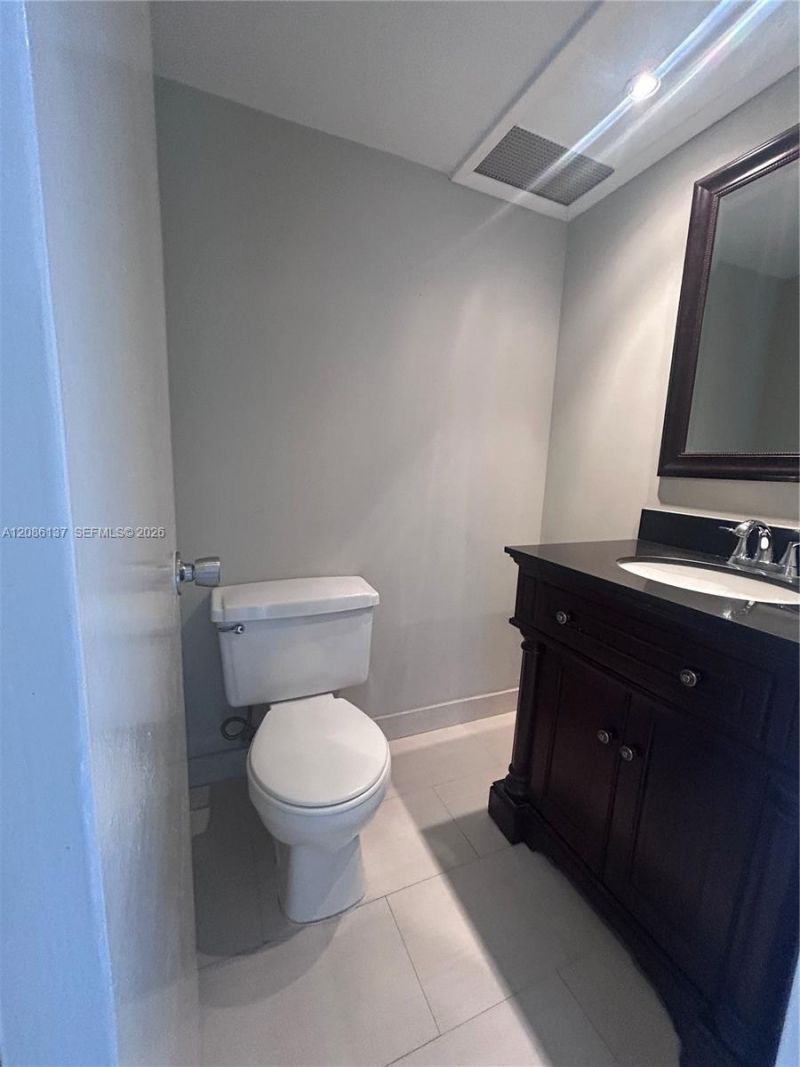 251 174, Unit 1601, Sunny Isles Beach, FL 33160 Photo