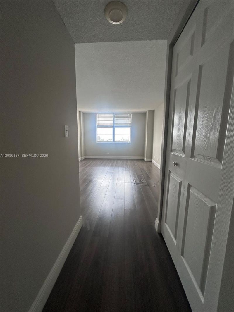 251 174, Unit 1601, Sunny Isles Beach, FL 33160 Photo
