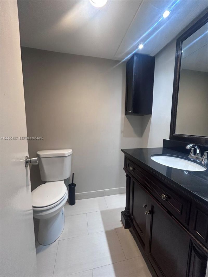 251 174, Unit 1601, Sunny Isles Beach, FL 33160 Photo