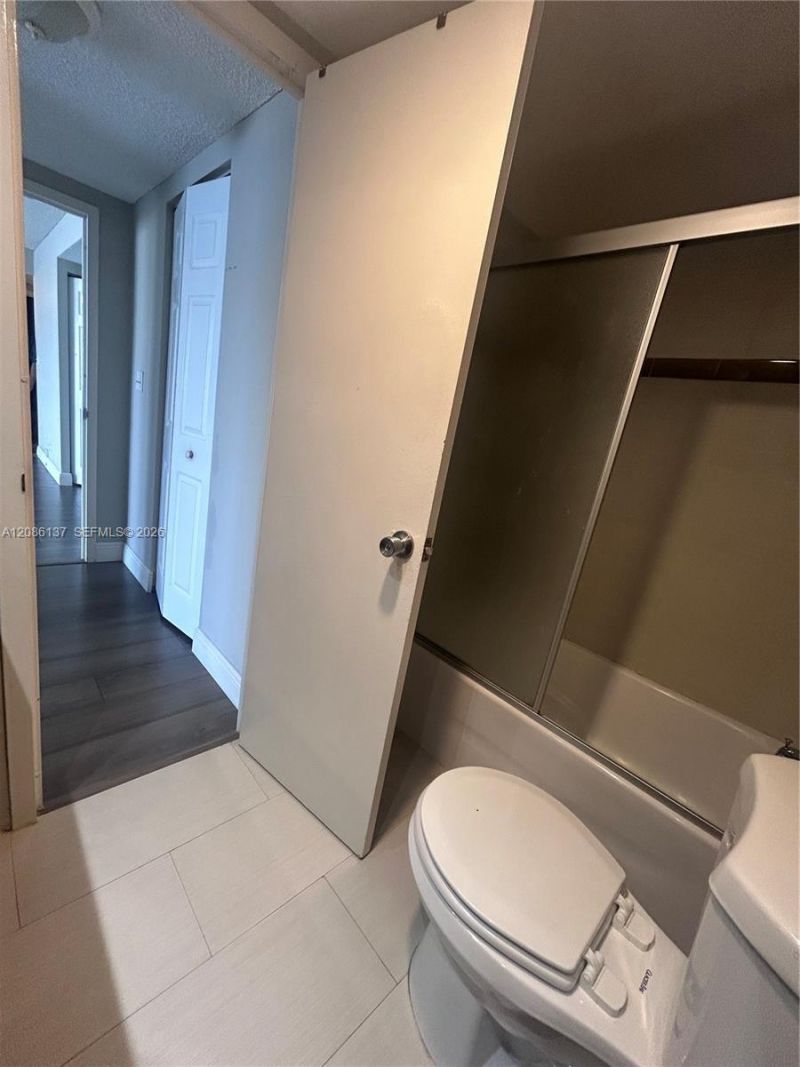 251 174, Unit 1601, Sunny Isles Beach, FL 33160 Photo