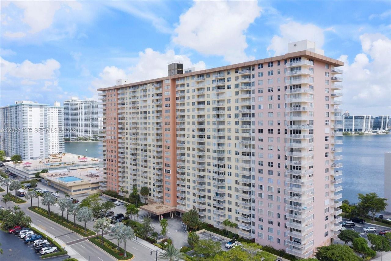 251 174, Unit 1601, Sunny Isles Beach, FL 33160 Photo