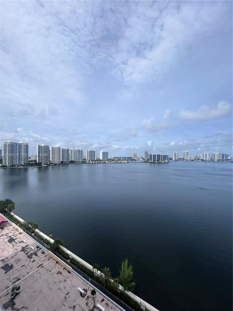 251 174, Unit 1601, Sunny Isles Beach, FL 33160 Photo
