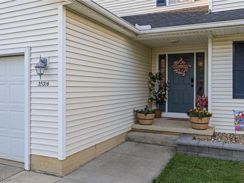 35316 Oxford Court, North Ridgeville, OH 44039 Photo 4