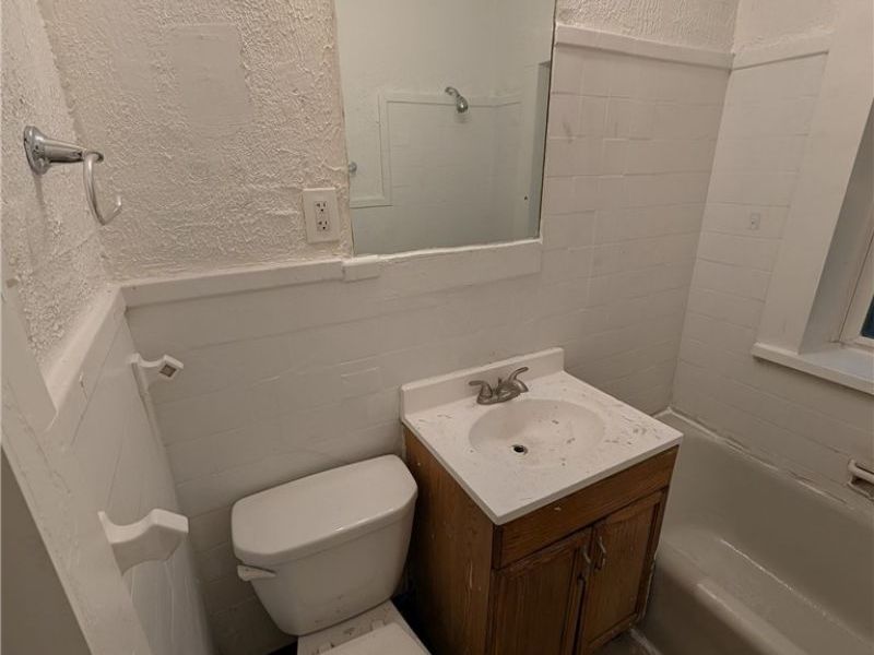 1874 Marloes Avenue, East Cleveland, OH 44112 Photo 20