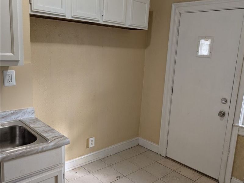 1874 Marloes Avenue, East Cleveland, OH 44112 Photo 7