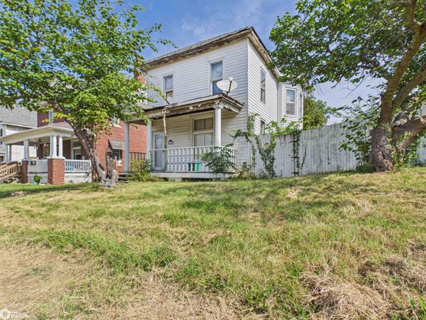 909 Fulton Street, Keokuk, IA 52632