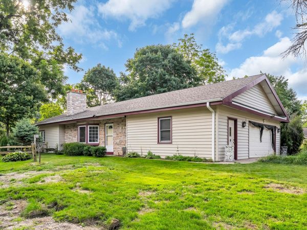 301 E 4 Mile Rd, Wind Point, WI 53402