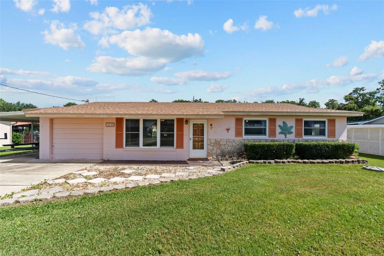 1630 Paradise Lane, Astor, FL 32102 Photo