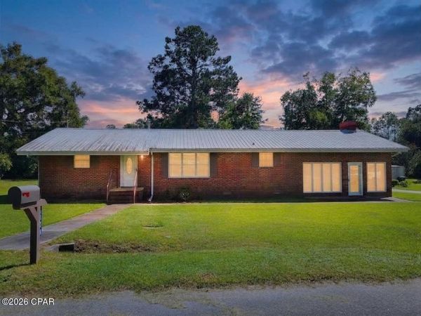 1109 11th Avenue , Graceville, FL 32440