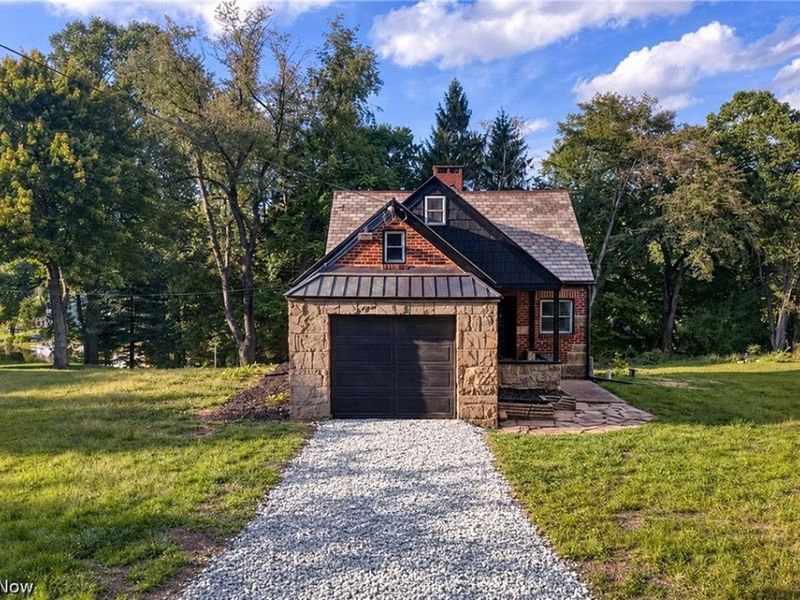 146 Spruce Drive NW, North Canton, OH 44720 Photo 1