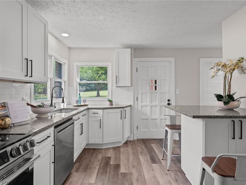 146 Spruce Drive NW, North Canton, OH 44720 Photo 9
