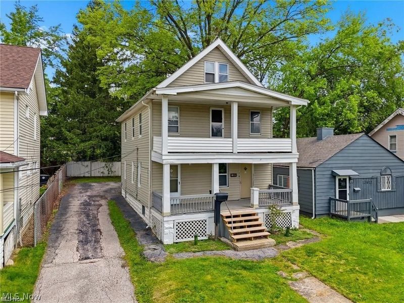 13611 Beachwood Avenue, Cleveland, OH 44105 Photo 3