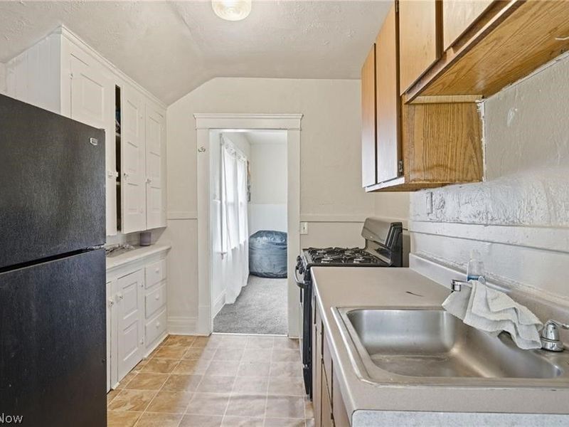 13611 Beachwood Avenue, Cleveland, OH 44105 Photo 7